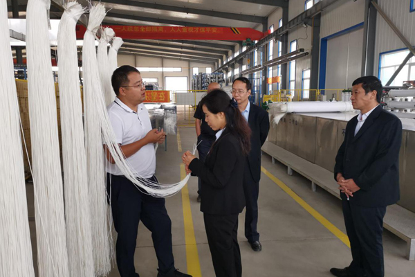 陜西航天建設(shè)集團(tuán)有限公司總經(jīng)理、黨委副書(shū)記謝明娟率隊(duì)赴遼寧一諾環(huán)保產(chǎn)業(yè)集團(tuán)開(kāi)展考察調(diào)研工作